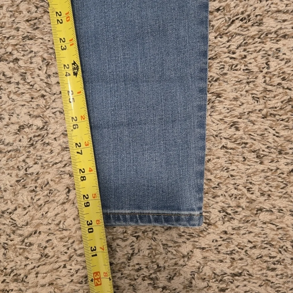 GAP Mid Rise Size 26R Straight Leg Jeans Light Blue Wash With Flex Waist